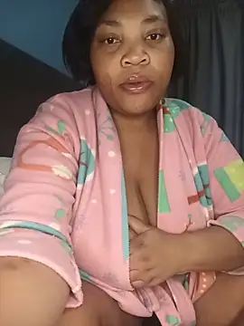 BeverlyQueen15 online show from 06-18-26, 05:39