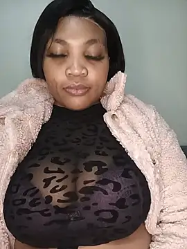 BeverlyQueen15 online show from 05-29-26, 02:06