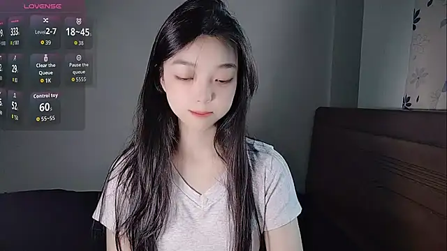 oblakitty  online show from 04-22-26, 12:28