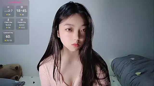 oblakitty  online show from 04-01-26, 12:13
