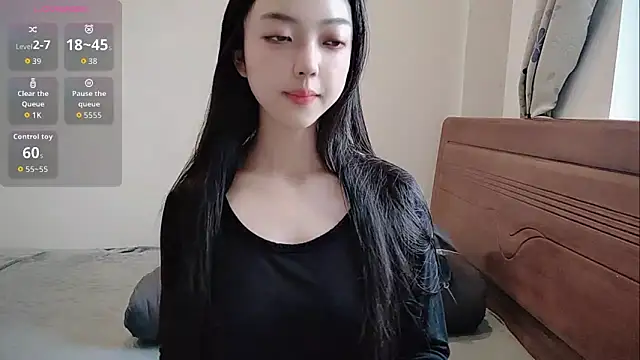 oblakitty  online show from 05-17-26, 12:43