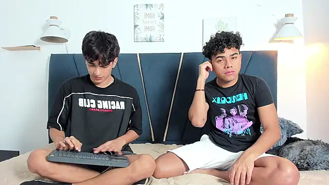 Enzo love18 online show from 04-15-26, 07:25