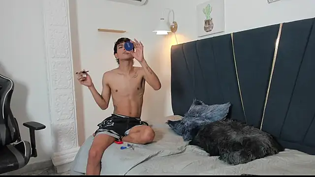 Enzo love18 online show from 05-16-26, 03:38