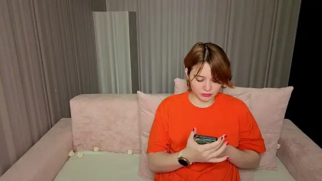 Snapshot of ElizabethRedWings chatting on 03-21-26, 07:53 ElizabethRedWings online show from 03-21-26, 07:53