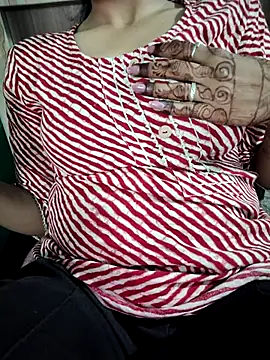model seela online show from 04-18-26, 04:31