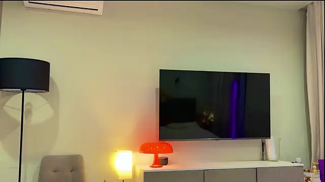 Nicolekira online show from 04-03-26, 09:32