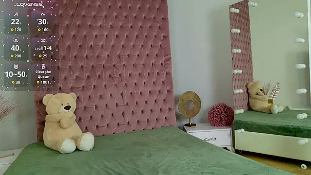 Eloises online show from 06-07-26, 07:24