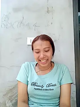 Snapshot of Leiley_98 chatting on 05-16-26, 01:26 Leiley 98 online show from 05-16-26, 01:26