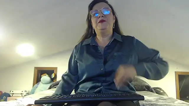 Snapshot of Malu_617 chatting on 03-23-26, 04:23 Malu 617 online show from 03-23-26, 04:23