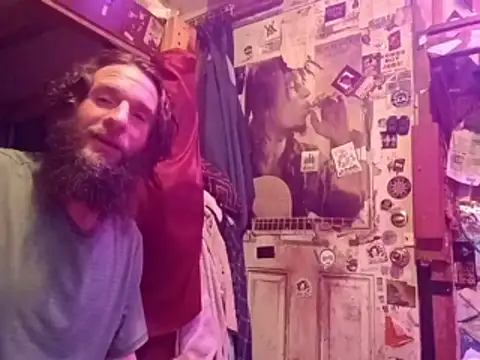 nearby causual online show from 06-10-26, 05:19