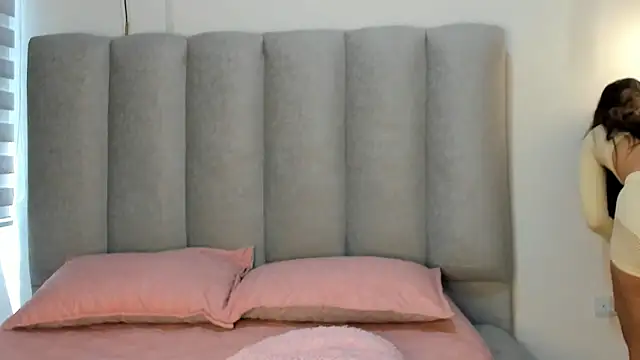 Snapshot of Valentina_lux1 chatting on 05-20-26, 05:10 Valentina lux1 online show from 05-20-26, 05:10