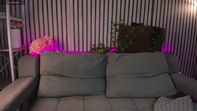 Lori Bllossom online show from 04-06-26, 01:12