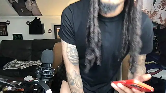 chasehilfiger29 online show from 03-16-26, 06:28