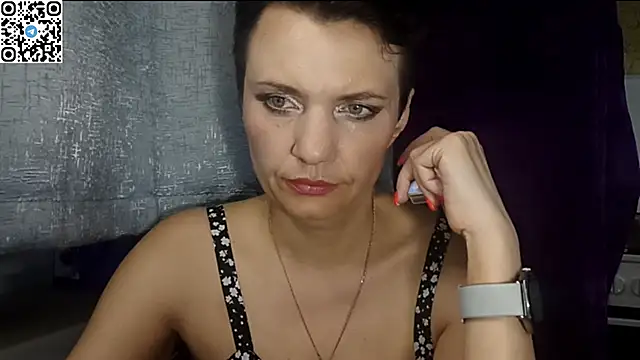 Snapshot of HotMamaQueen234 chatting on 05-20-26, 09:23 HotMamaQueen234 online show from 05-20-26, 09:23
