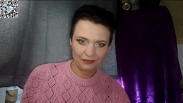 HotMamaQueen234 online show from 04-25-26, 12:30