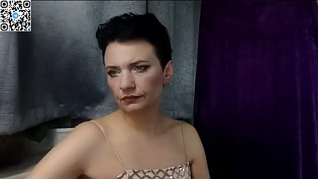 HotMamaQueen234 online show from 04-17-26, 08:00