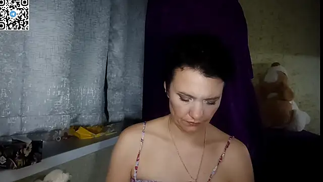 Snapshot of HotMamaQueen234 chatting on 06-17-26, 11:47 HotMamaQueen234 online show from 06-17-26, 11:47
