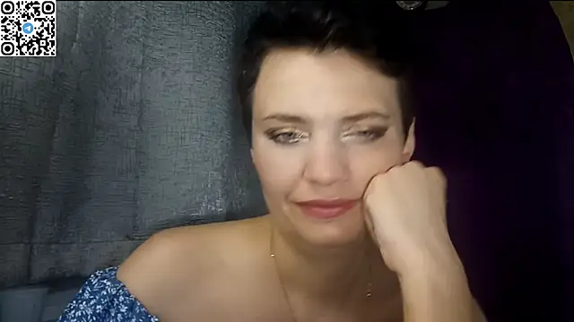 Snapshot of HotMamaQueen234 chatting on 05-21-26, 09:12 HotMamaQueen234 online show from 05-21-26, 09:12