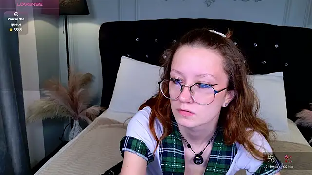 Snapshot of AmelieViolet chatting on 07-12-26, 11:11 AmelieViolet online show from 07-12-26, 11:11