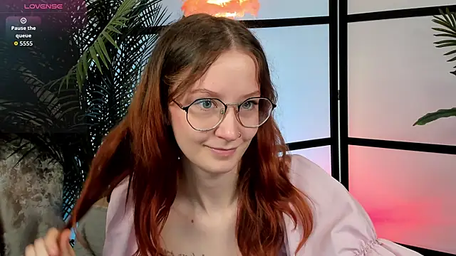 Snapshot of AmelieViolet chatting on 06-23-26, 03:15 AmelieViolet online show from 06-23-26, 03:15
