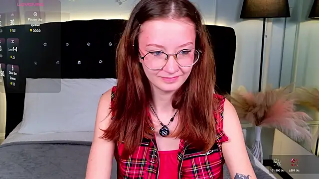 Snapshot of AmelieViolet chatting on 06-26-26, 11:05 AmelieViolet online show from 06-26-26, 11:05