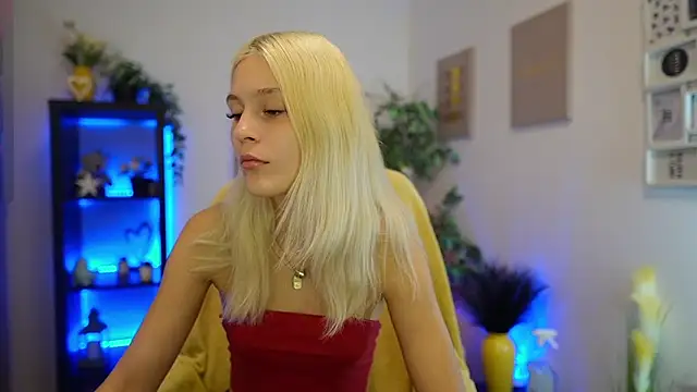 Luna Grace18 online show from 06-11-26, 01:08