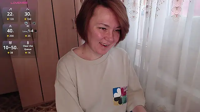 Julia Vagrik online show from 05-08-26, 11:14