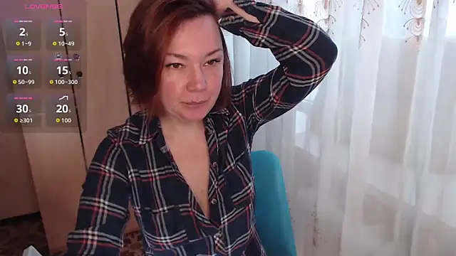 Julia Vagrik online show from 05-04-26, 10:07