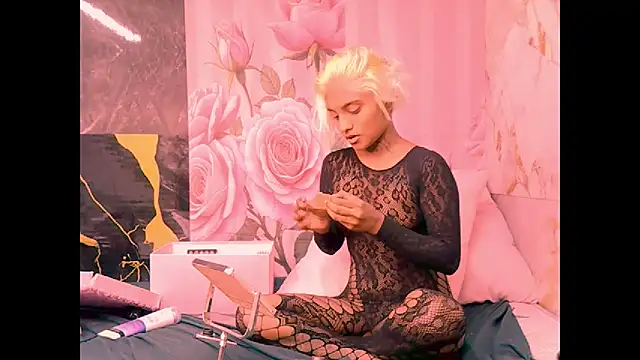 indian barbie online show from 05-20-26, 05:43