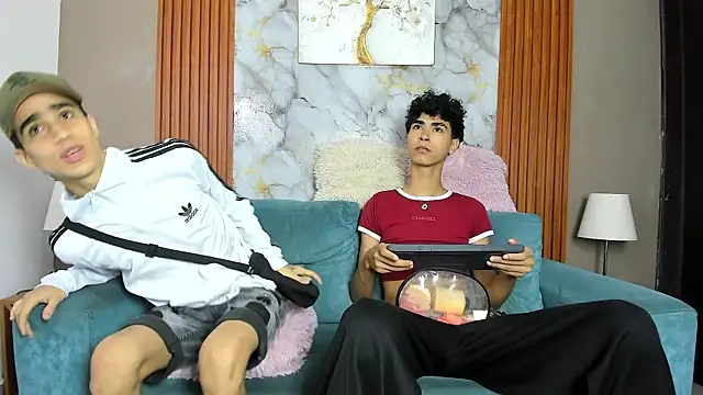 NAUGHTY BOYS1 online show from 04-10-26, 07:21