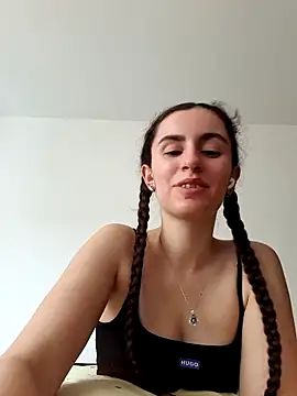 Snapshot of starlight_mo chatting on 04-30-26, 02:24 starlight mo online show from 04-30-26, 02:24