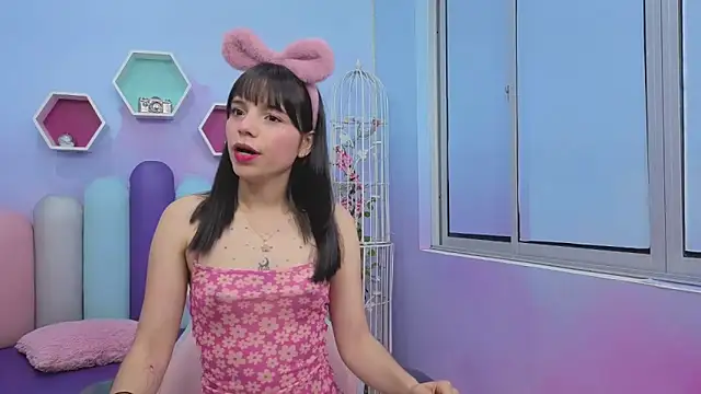 Isaa Skinny online show from 04-17-26, 03:31
