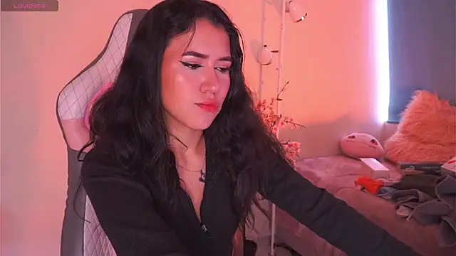 Megan Starling online show from 04-07-26, 02:41