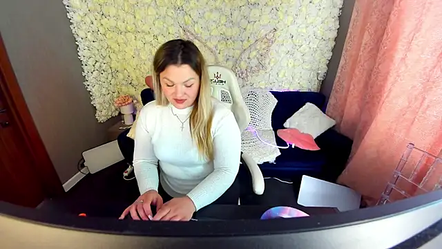 AlissyaGrayy online show from 04-18-26, 12:51