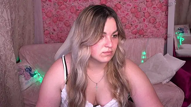 Snapshot of AlissyaGrayy chatting on 03-19-26, 01:44 AlissyaGrayy online show from 03-19-26, 01:44