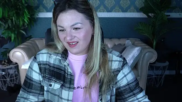 AlissyaGrayy online show from 04-21-26, 05:47