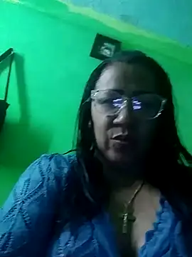 juliataylorhot online show from 04-17-26, 11:07