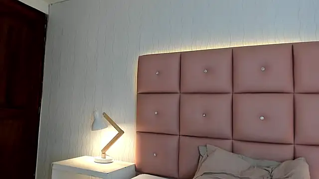 tifanywollf online show from 04-04-26, 03:13