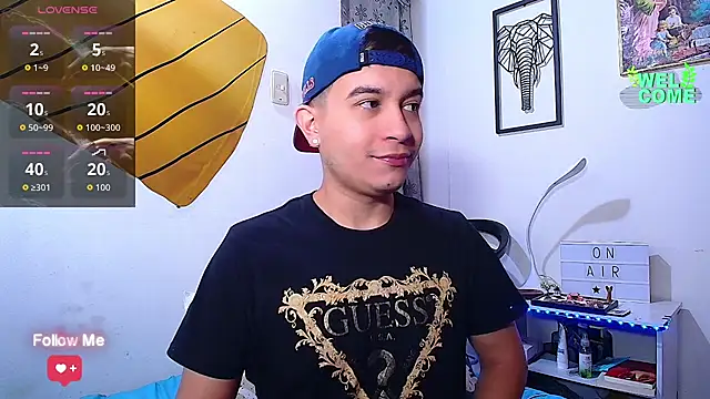 Max Parkerr online show from 04-12-26, 03:48