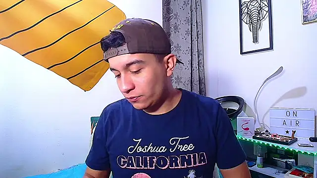 Max Parkerr online show from 03-22-26, 03:35