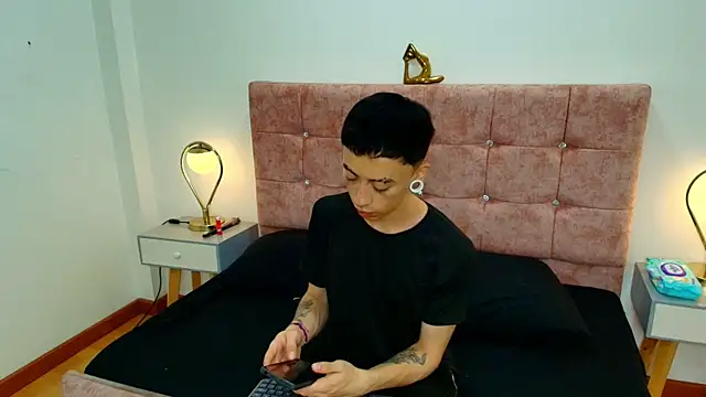 Yoshua Smith online show from 04-15-26, 07:58