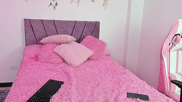 AryahMoonn online show from 06-06-26, 03:23