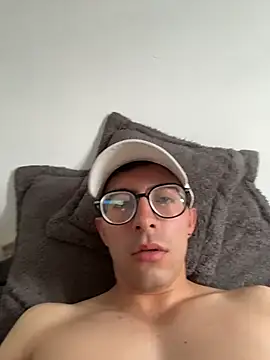 Snapshot of LeonBlazze chatting on 07-10-26, 02:28 LeonBlazze online show from 07-10-26, 02:28