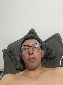 Snapshot of LeonBlazze chatting on 08-09-26, 03:34 LeonBlazze online show from 08-09-26, 03:34
