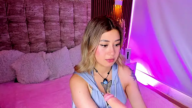 Amber Palmer online show from 05-04-26, 08:33