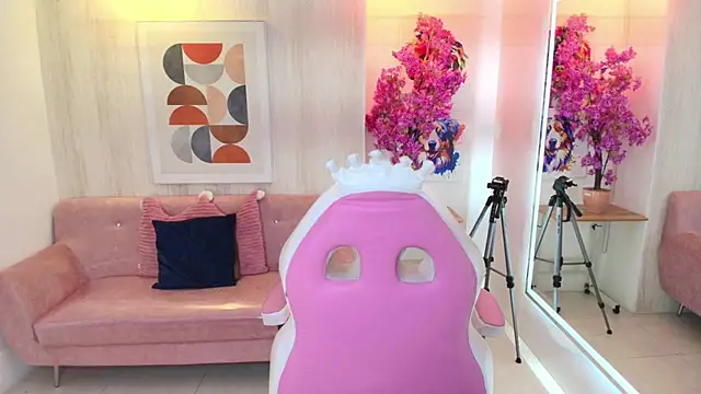 Snapshot of Kitty__meow chatting on 07-18-26, 12:25 Kitty meow online show from 07-18-26, 12:25