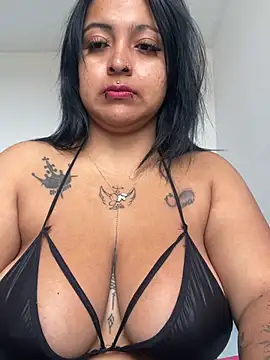 Snapshot of Sarah-917 chatting on 07-18-26, 05:10 Sarah-917 online show from 07-18-26, 05:10