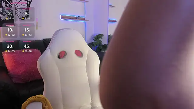 Mia Luna online show from 03-20-26, 07:04
