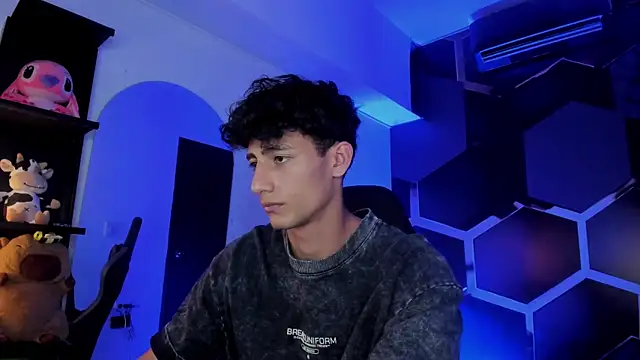MaxiimoRomano  online show from 07-11-26, 07:03