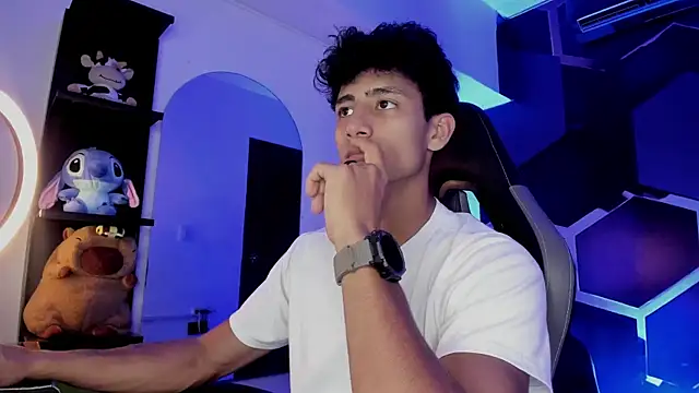 MaxiimoRomano  online show from 07-18-26, 07:22